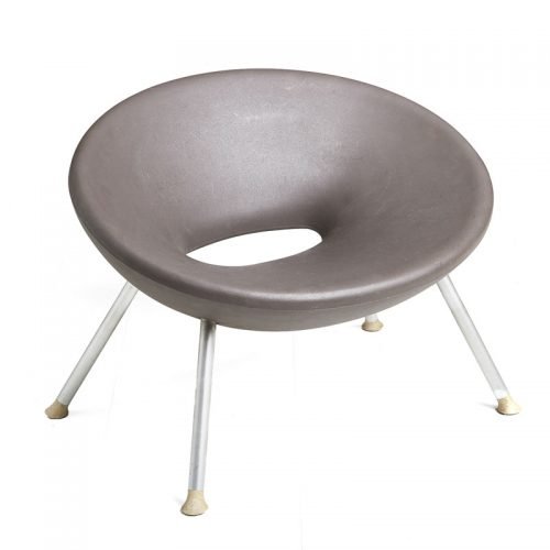 props sedia per noleggio studio fotografico a milano
